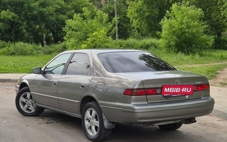 Toyota Camry, 1998 год, 450 000 рублей, 2 фотография