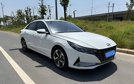 Hyundai Elantra, 2022 год, 1 570 000 рублей, 3 фотография