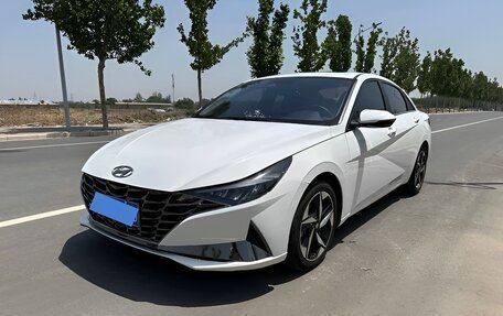 Hyundai Elantra, 2022 год, 1 570 000 рублей, 4 фотография