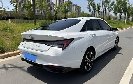 Hyundai Elantra, 2022 год, 1 570 000 рублей, 5 фотография