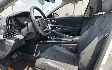 Hyundai Elantra, 2022 год, 1 570 000 рублей, 10 фотография