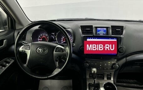 Toyota Highlander III, 2013 год, 1 730 000 рублей, 12 фотография