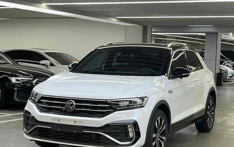 Volkswagen T-Roc I, 2022 год, 1 560 000 рублей, 1 фотография