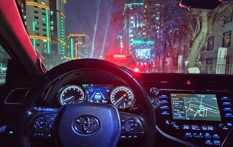 Toyota Camry, 2018 год, 2 500 000 рублей, 6 фотография