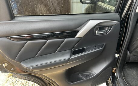 Mitsubishi Pajero Sport III рестайлинг, 2019 год, 3 300 000 рублей, 19 фотография