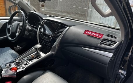 Mitsubishi Pajero Sport III рестайлинг, 2019 год, 3 300 000 рублей, 11 фотография