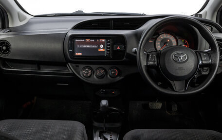 Toyota Vitz, 2018 год, 980 000 рублей, 16 фотография
