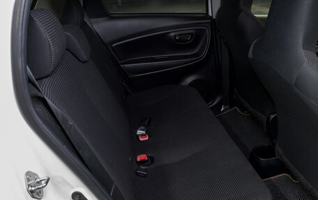 Toyota Vitz, 2018 год, 980 000 рублей, 13 фотография