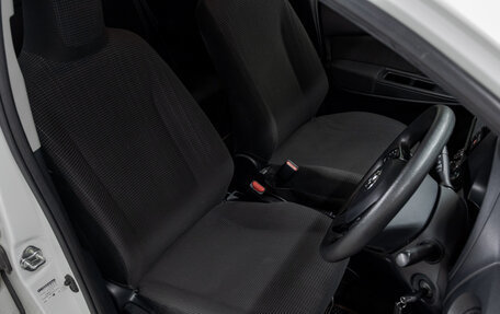 Toyota Vitz, 2018 год, 980 000 рублей, 12 фотография