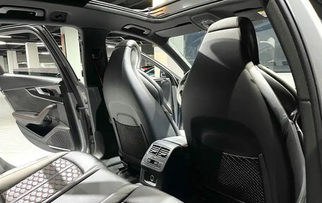 Audi RS 4, 2021 год, 6 668 000 рублей, 10 фотография