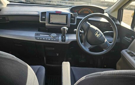 Honda Freed I, 2009 год, 880 000 рублей, 8 фотография