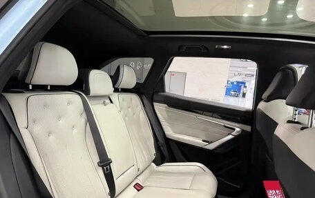 Geely Atlas, 2024 год, 2 050 000 рублей, 24 фотография