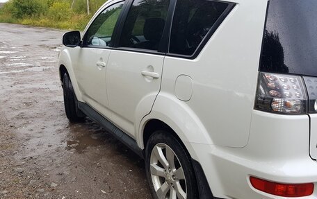 Mitsubishi Outlander III рестайлинг 3, 2010 год, 1 150 000 рублей, 4 фотография
