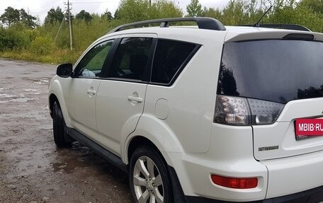 Mitsubishi Outlander III рестайлинг 3, 2010 год, 1 150 000 рублей, 8 фотография