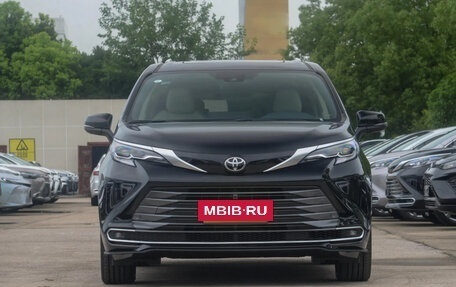 Toyota Sienna, 2025 год, 7 490 000 рублей, 2 фотография