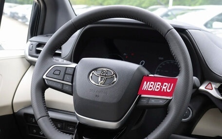 Toyota Sienna, 2025 год, 7 490 000 рублей, 19 фотография