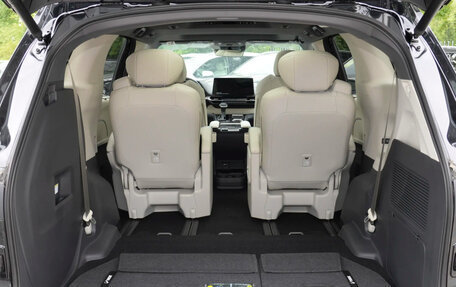 Toyota Sienna, 2025 год, 7 490 000 рублей, 33 фотография
