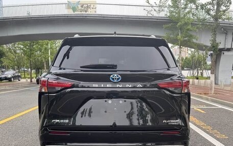 Toyota Sienna, 2021 год, 4 740 000 рублей, 5 фотография