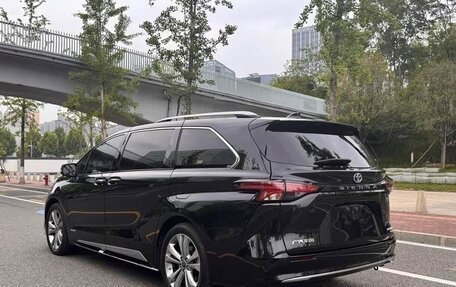 Toyota Sienna, 2021 год, 4 740 000 рублей, 7 фотография
