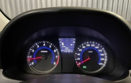 Hyundai Solaris II рестайлинг, 2011 год, 667 000 рублей, 3 фотография