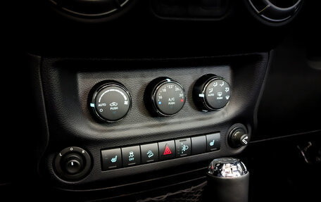 Jeep Wrangler, 2016 год, 3 650 000 рублей, 28 фотография