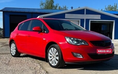 Opel Astra J, 2010 год, 800 000 рублей, 2 фотография