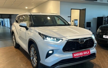 Toyota Highlander, 2025 год, 5 900 000 рублей, 5 фотография