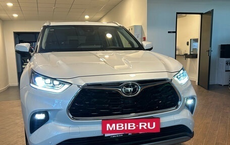 Toyota Highlander, 2025 год, 5 900 000 рублей, 6 фотография