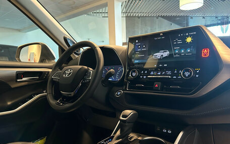 Toyota Highlander, 2025 год, 5 900 000 рублей, 13 фотография