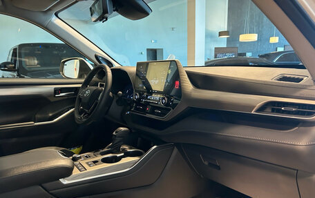 Toyota Highlander, 2025 год, 5 900 000 рублей, 27 фотография