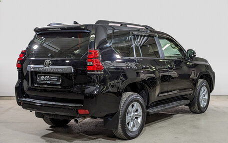 Toyota Land Cruiser Prado 150 рестайлинг 2, 2021 год, 4 750 000 рублей, 5 фотография