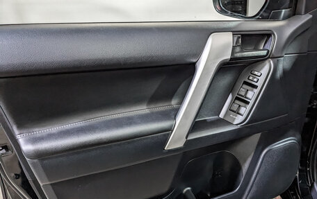 Toyota Land Cruiser Prado 150 рестайлинг 2, 2021 год, 4 750 000 рублей, 19 фотография