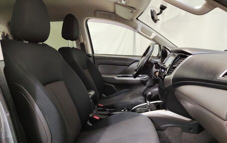Mitsubishi L200 IV рестайлинг, 2017 год, 1 720 000 рублей, 8 фотография