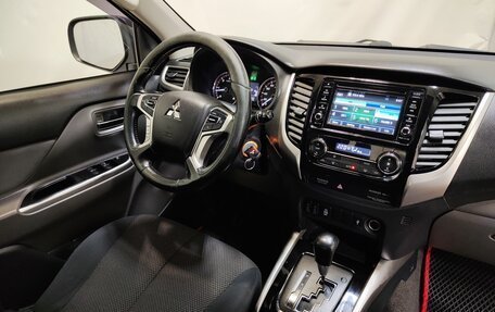 Mitsubishi L200 IV рестайлинг, 2017 год, 1 720 000 рублей, 9 фотография