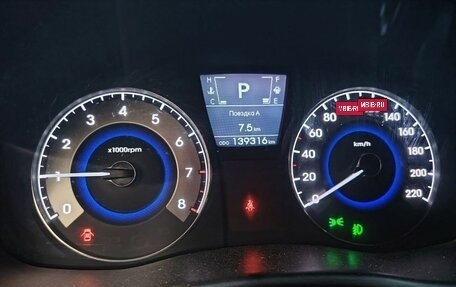 Hyundai Solaris II рестайлинг, 2011 год, 720 000 рублей, 6 фотография