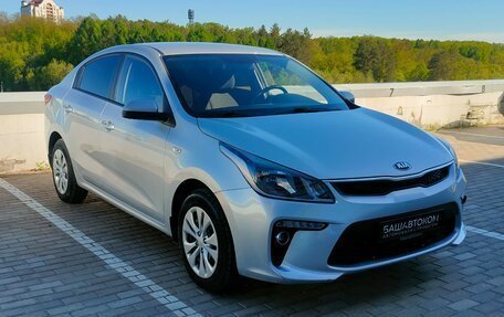 KIA Rio IV, 2019 год, 1 365 000 рублей, 3 фотография