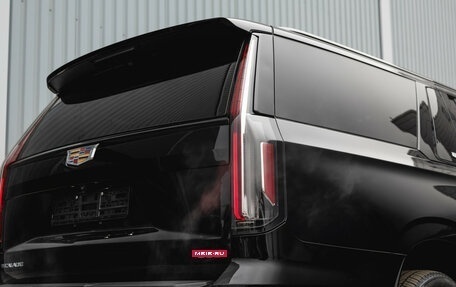 Cadillac Escalade V, 2023 год, 16 900 000 рублей, 7 фотография