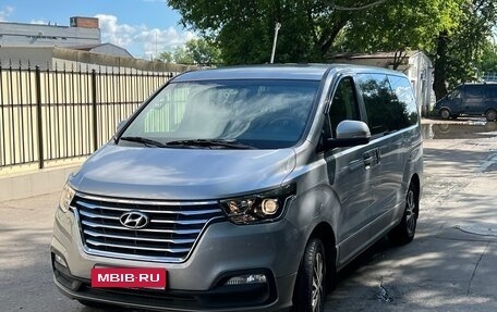Hyundai Grand Starex Grand Starex I рестайлинг 2, 2018 год, 4 296 000 рублей, 1 фотография