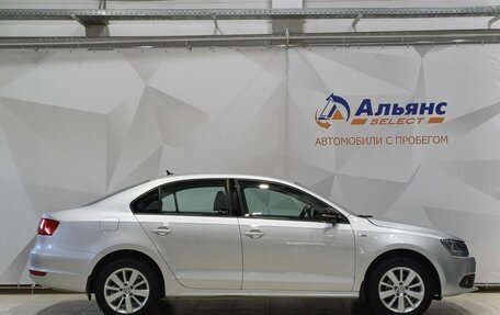 Volkswagen Jetta VI, 2013 год, 1 090 000 рублей, 2 фотография