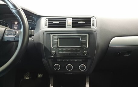 Volkswagen Jetta VI, 2013 год, 1 090 000 рублей, 13 фотография