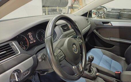 Volkswagen Jetta VI, 2013 год, 1 090 000 рублей, 28 фотография