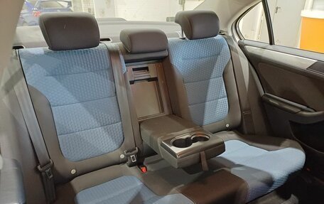 Volkswagen Jetta VI, 2013 год, 1 090 000 рублей, 40 фотография