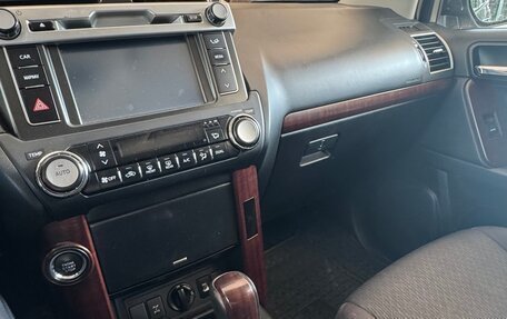 Toyota Land Cruiser Prado 150 рестайлинг 2, 2016 год, 3 780 000 рублей, 12 фотография