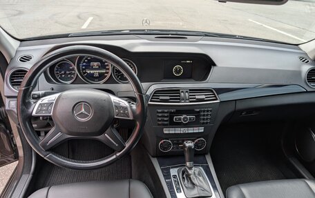 Mercedes-Benz C-Класс, 2012 год, 1 300 000 рублей, 23 фотография