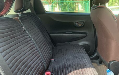 Toyota Vitz, 2011 год, 810 000 рублей, 21 фотография
