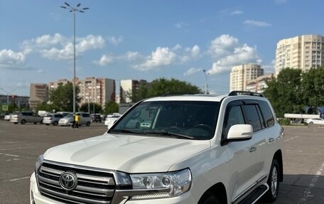 Toyota Land Cruiser 200, 2016 год, 4 990 000 рублей, 3 фотография