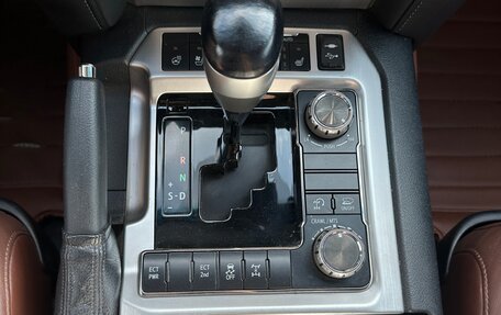 Toyota Land Cruiser 200, 2016 год, 4 990 000 рублей, 12 фотография
