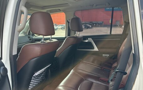 Toyota Land Cruiser 200, 2016 год, 4 990 000 рублей, 16 фотография