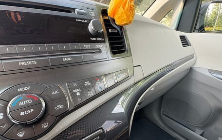 Toyota Sienna III, 2011 год, 1 150 000 рублей, 10 фотография