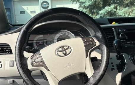 Toyota Sienna III, 2011 год, 1 150 000 рублей, 8 фотография